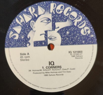 IQ (7) - Corners / The Thousand Days (12") - Image 3